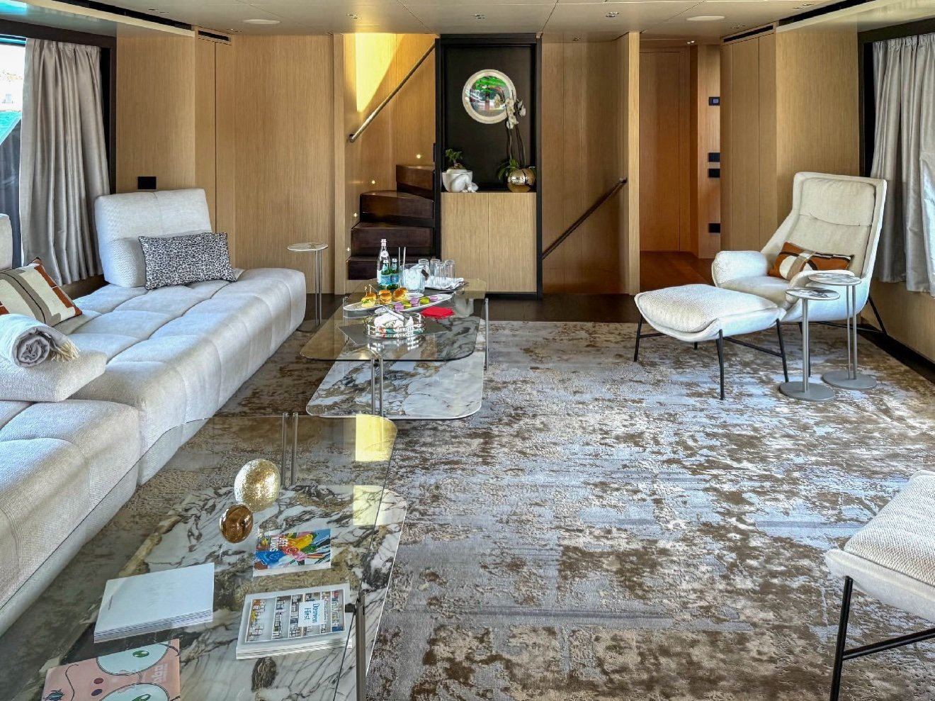 Main saloon lounge and coffee tables