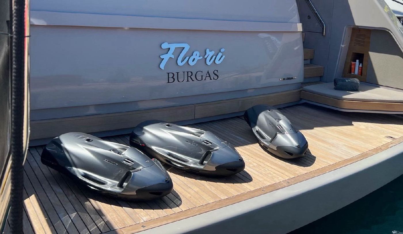 Stern with Seabobs on the swim platform